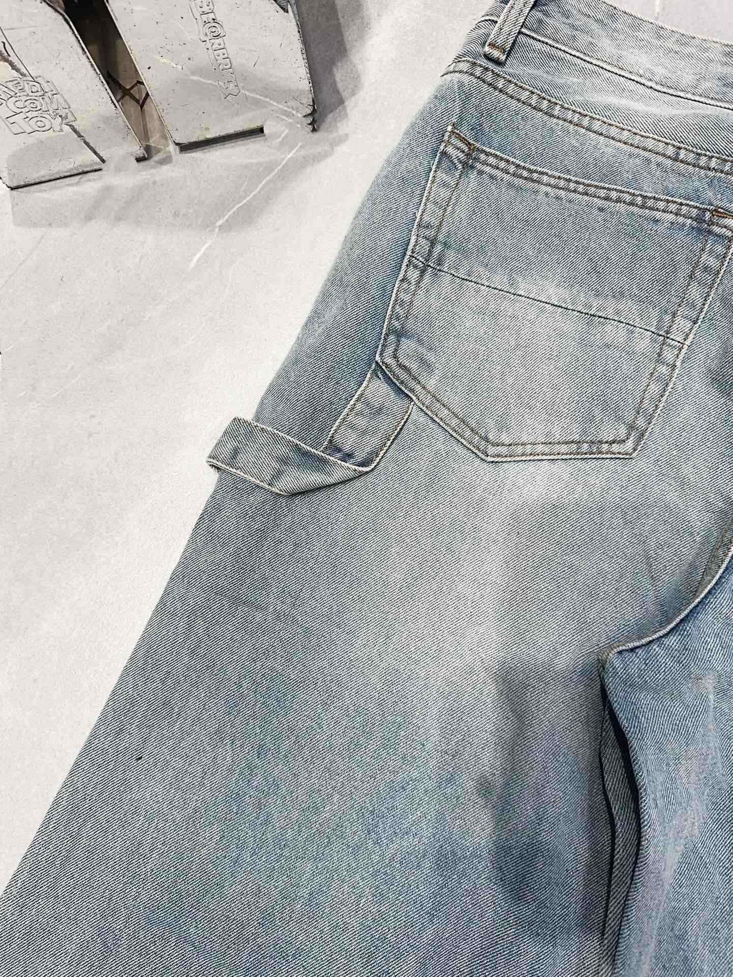 AMIRI | 0036-F75-FE Jeans | Distressed Slim Fit | Medium Vintage Wash Amiri